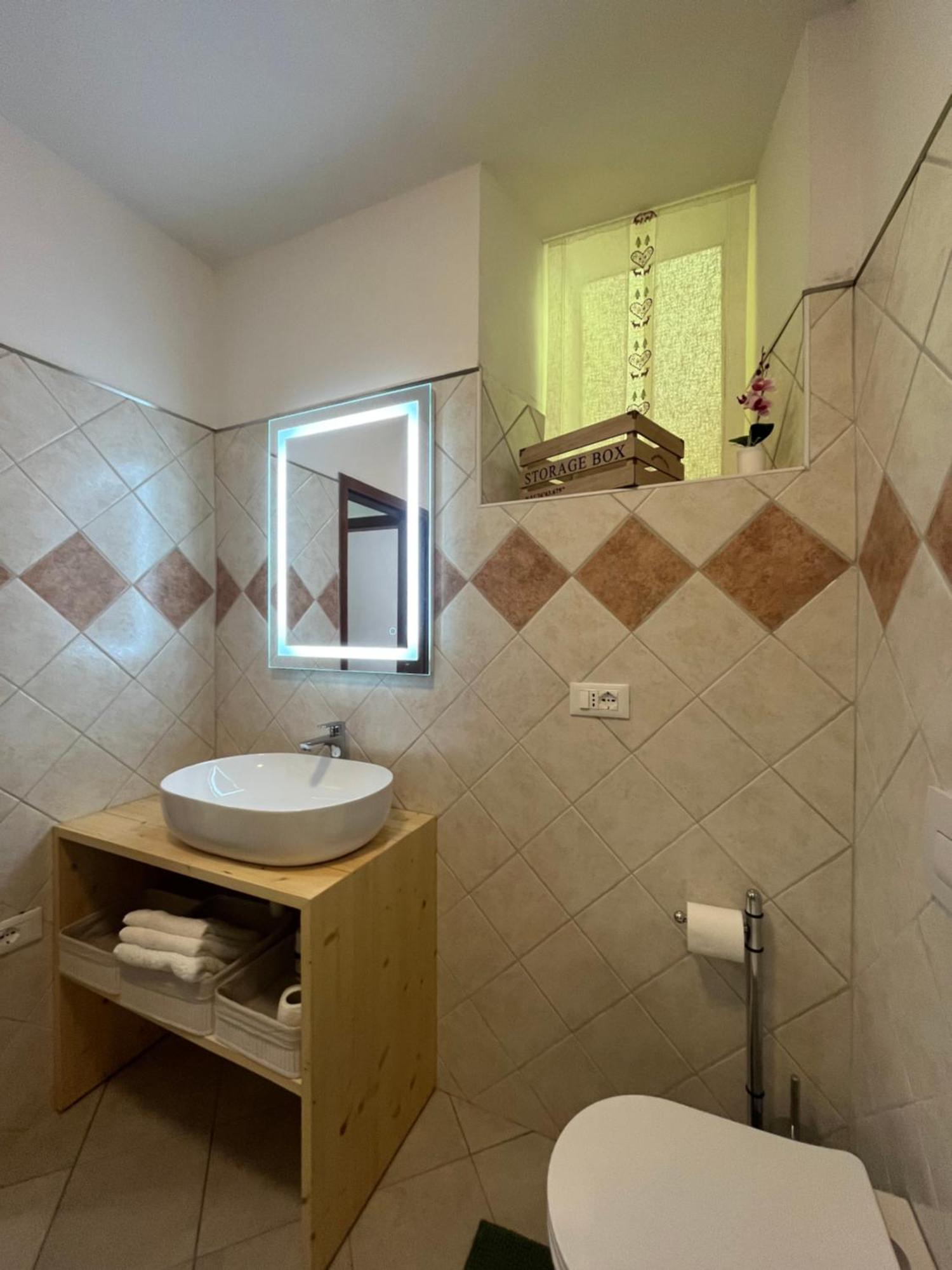 Borgo Bliss Apartment Tenno Bagian luar foto